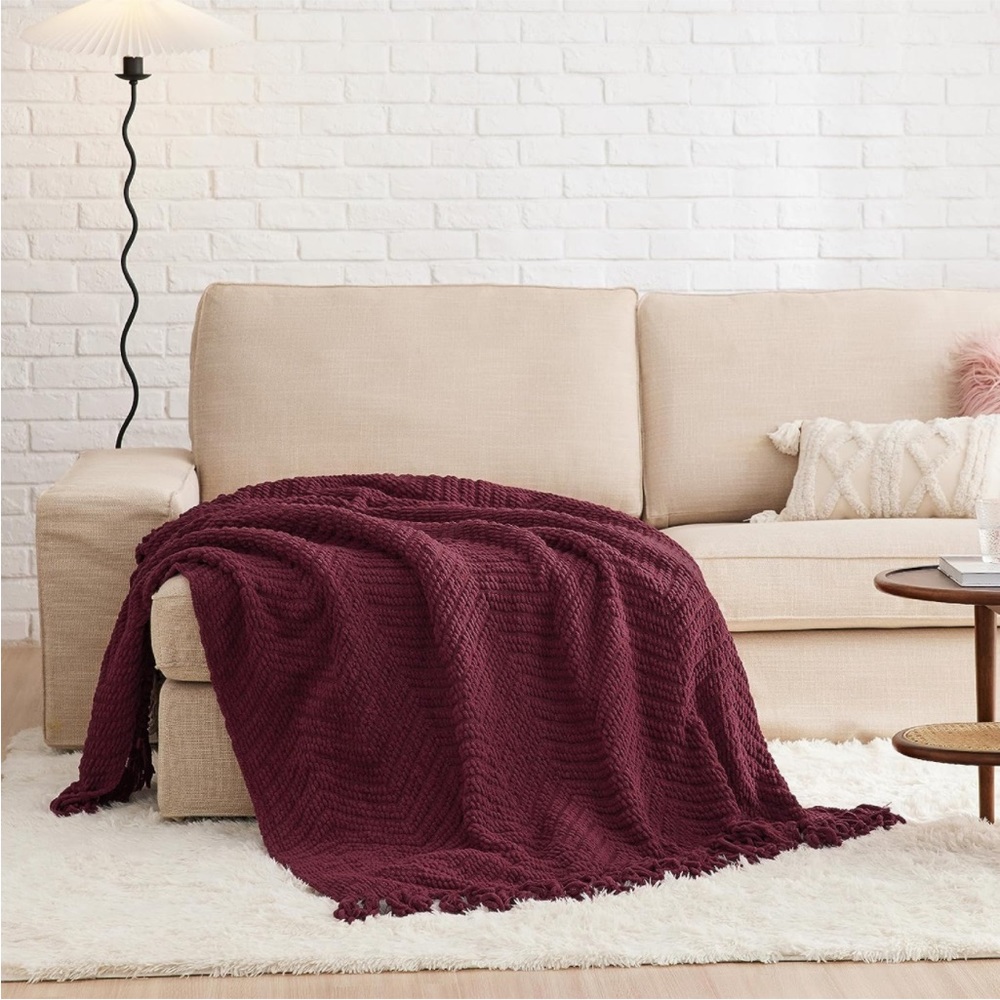West Elm Chevron Fringe Pattern Burgundy Red Cozy Knit Blanket Fall/Winter Gift - Picture 3 of 14